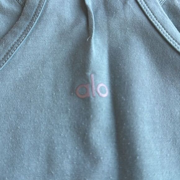 ((2 PIECE)) ALO AND LULULEMON WORKOUT TANK BUNDLE SIZE SMALL - Picture 5 of 7